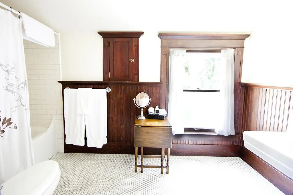 The Gatewood Bed And Breakfast Seattle