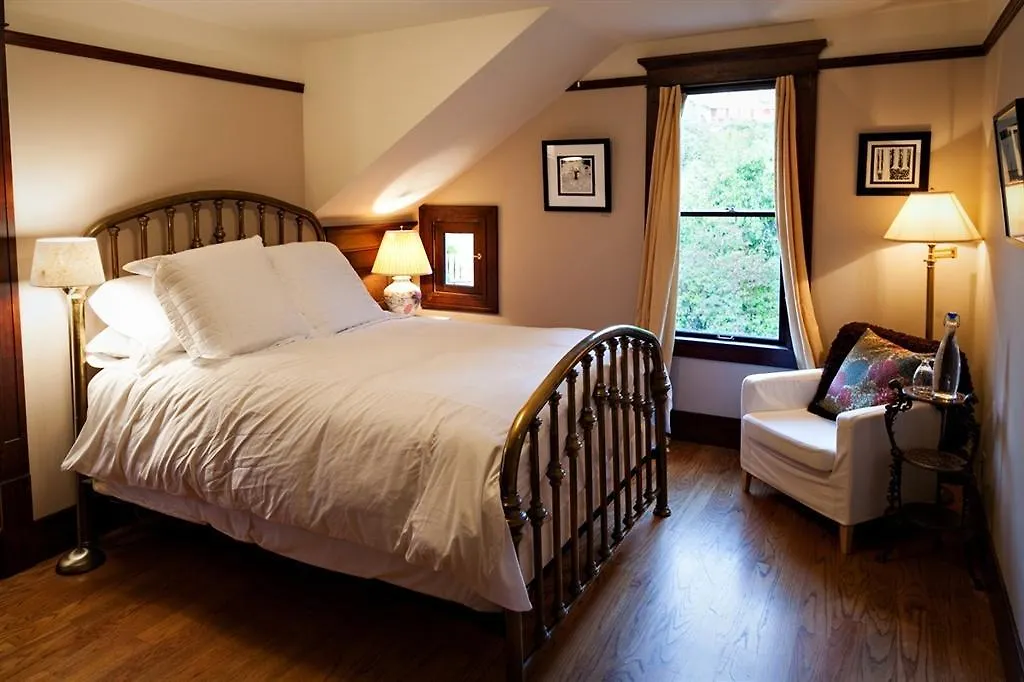 The Gatewood Bed And Breakfast Seattle